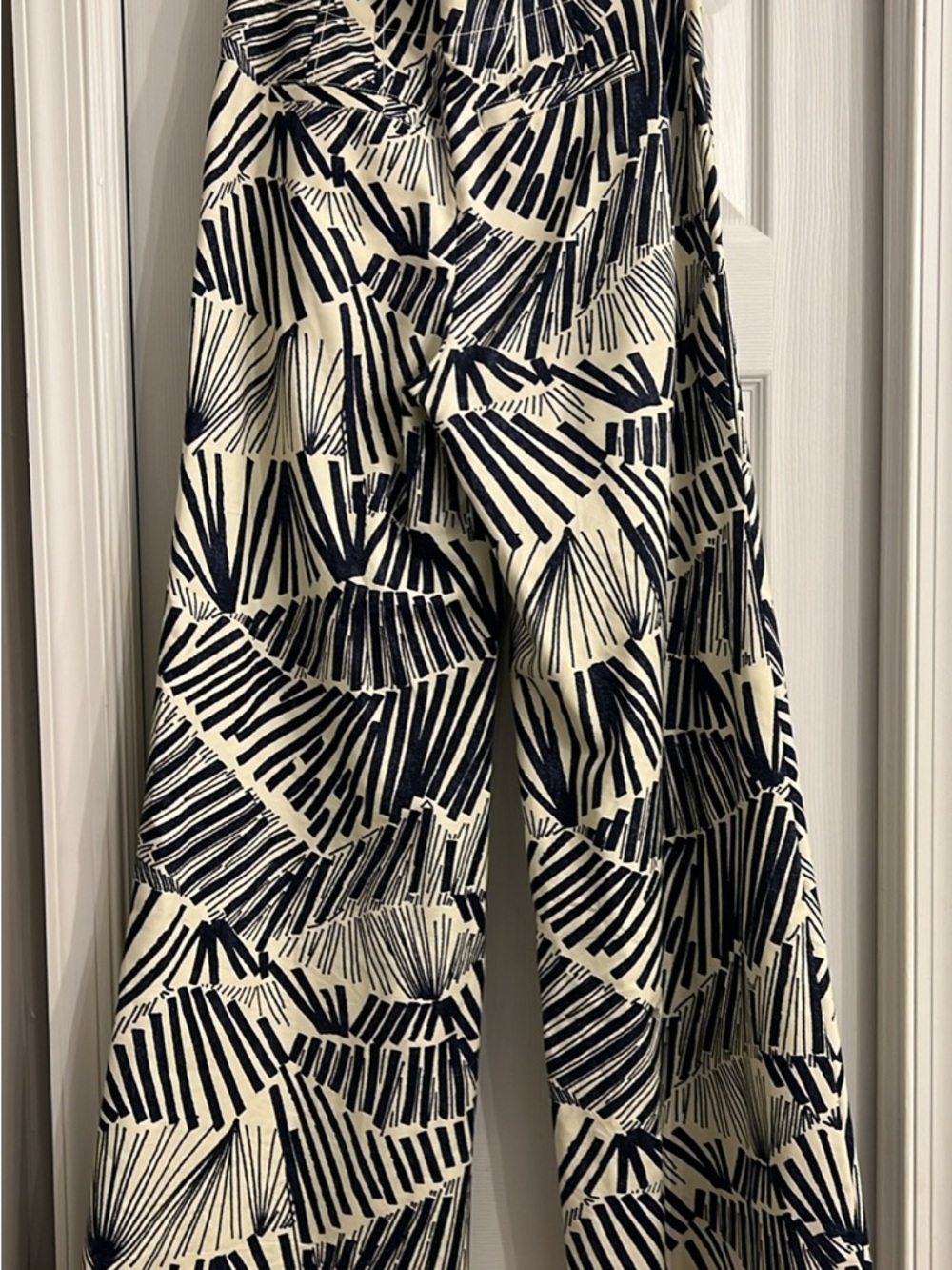 Anthropologie Navy and White Graphic Wide-Leg Pants - Picture 4 of 4